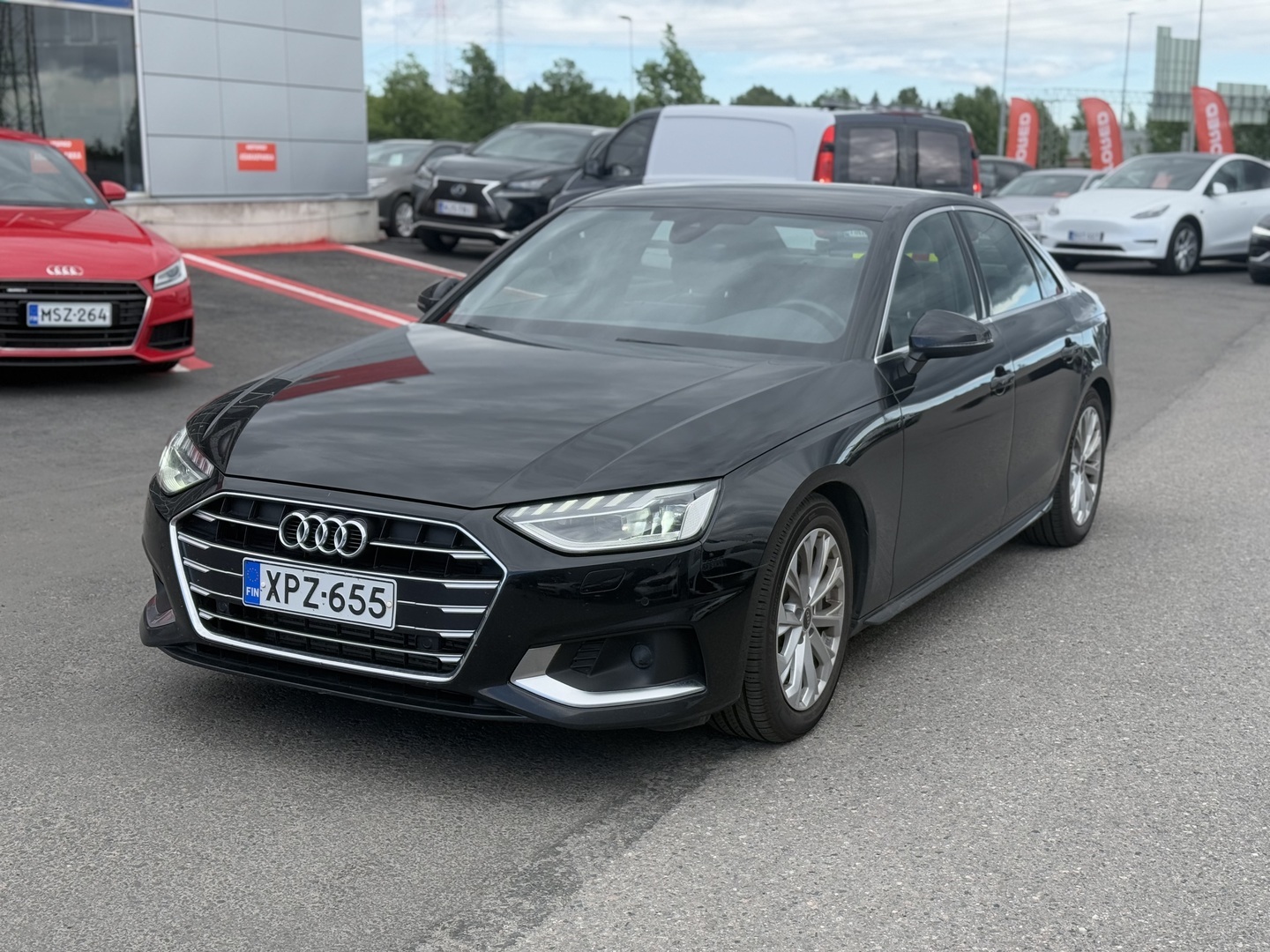 Audi - A4 - Sedan Business Advanced 40 TFSI 150 kW MHEV S tronic - Sedan