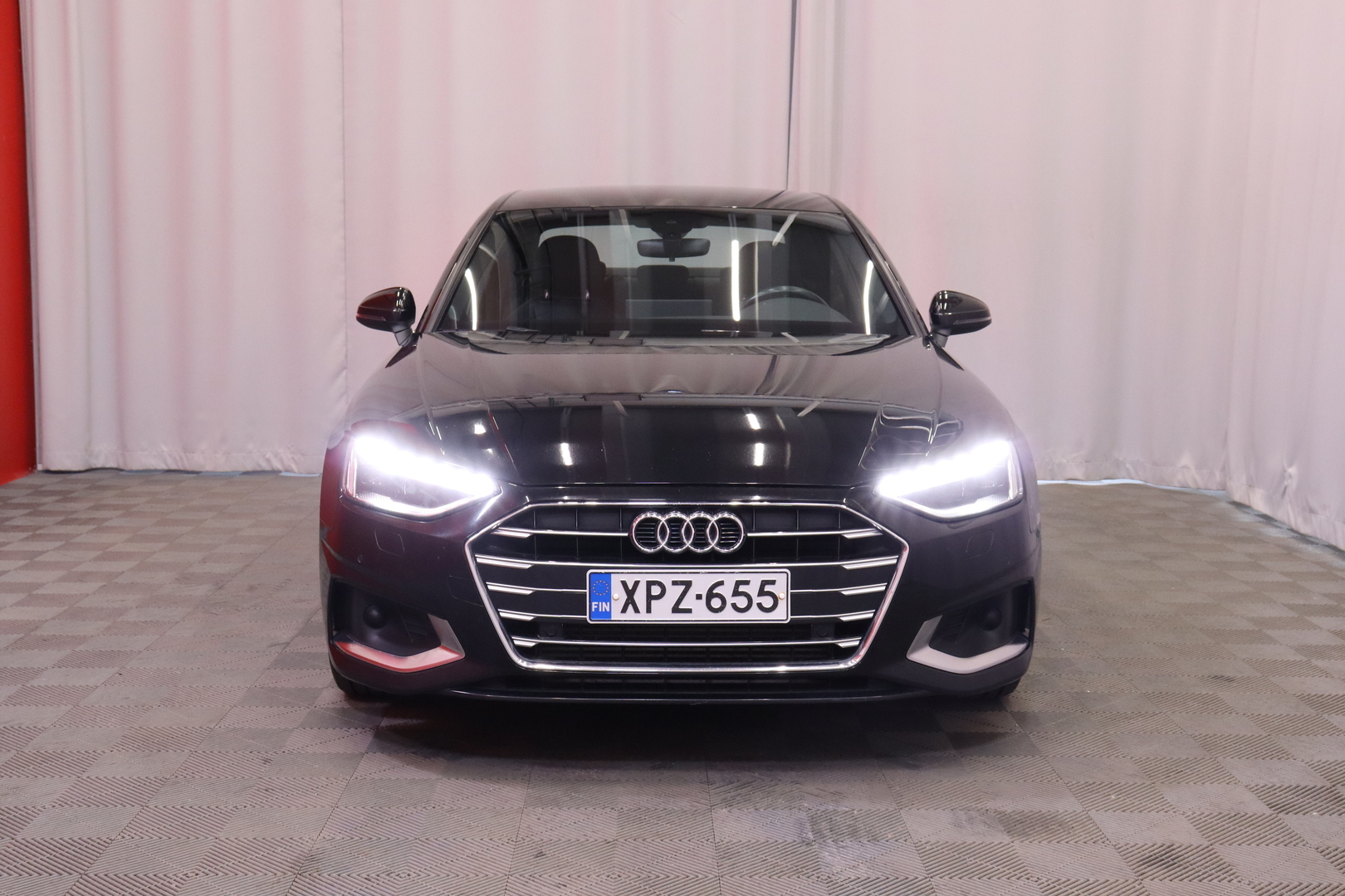 Audi - A4 - Sedan Business Advanced 40 TFSI 150 kW MHEV S tronic // Suomi-auto / S-line sisäpaketti / ACC / Matrix / Kamera // - Sedan