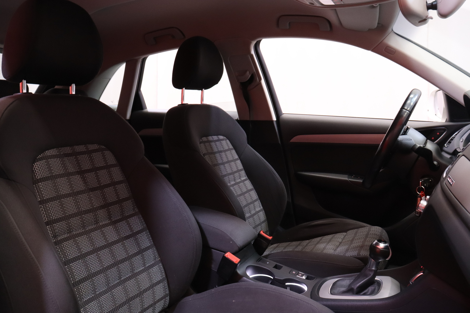 Audi - Q3 - Land of quattro Edition 2,0 TDI 103 kW quattro S tronic // MYYDÄÄN HUUTOKAUPAT.COM ! / S-Line / Atom.ilmastointi // - Maastoauto