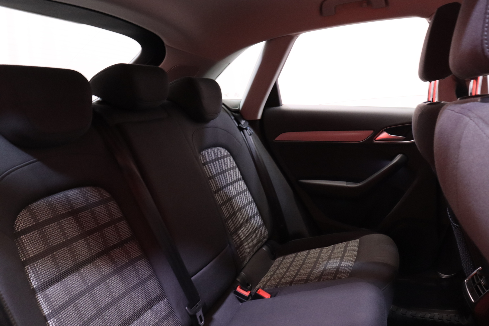 Audi - Q3 - Land of quattro Edition 2,0 TDI 103 kW quattro S tronic // MYYDÄÄN HUUTOKAUPAT.COM ! / S-Line / Atom.ilmastointi // - Maastoauto