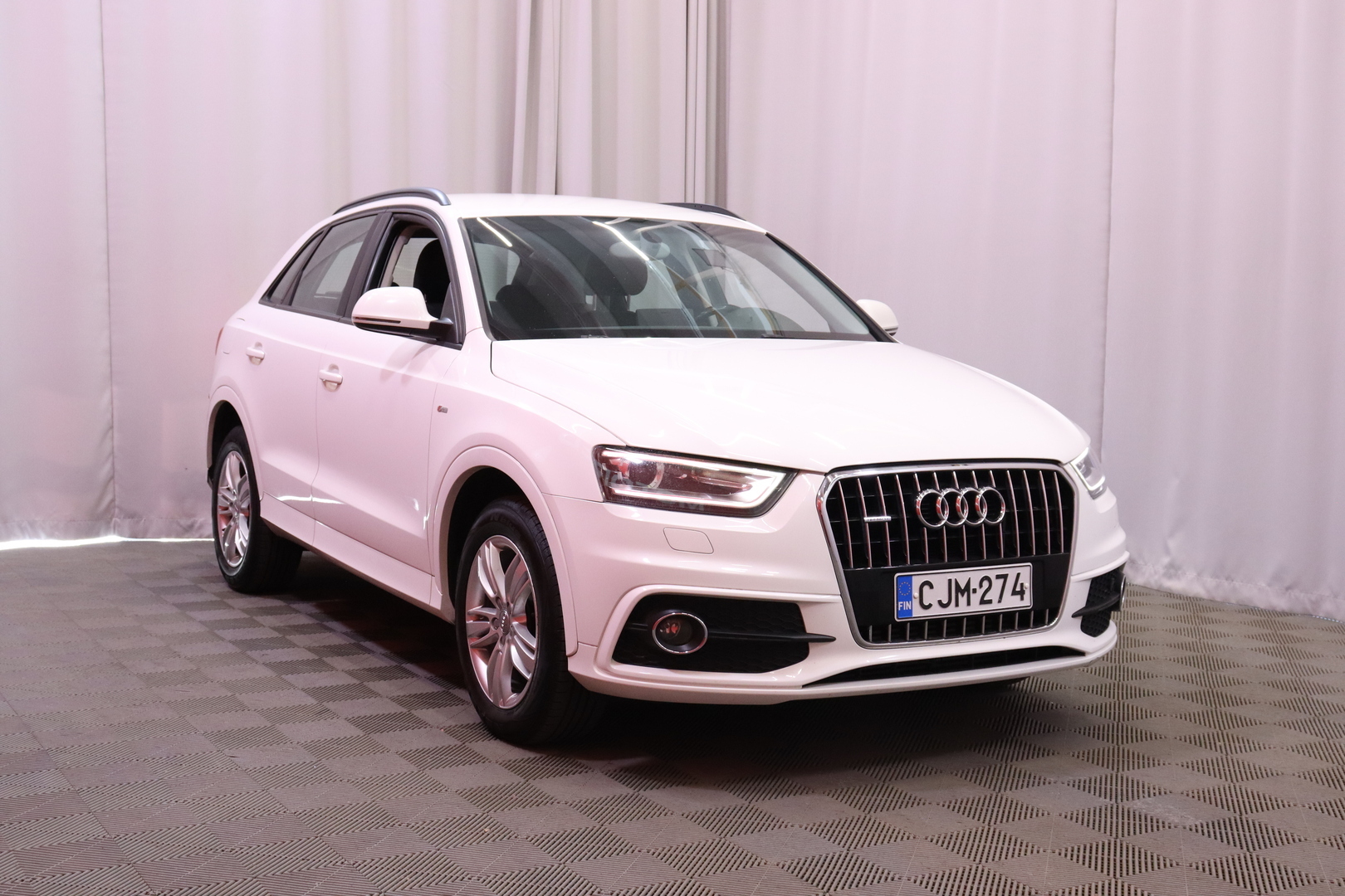 Audi - Q3 - Land of quattro Edition 2,0 TDI 103 kW quattro S tronic // MYYDÄÄN HUUTOKAUPAT.COM ! / S-Line / Atom.ilmastointi // - Maastoauto
