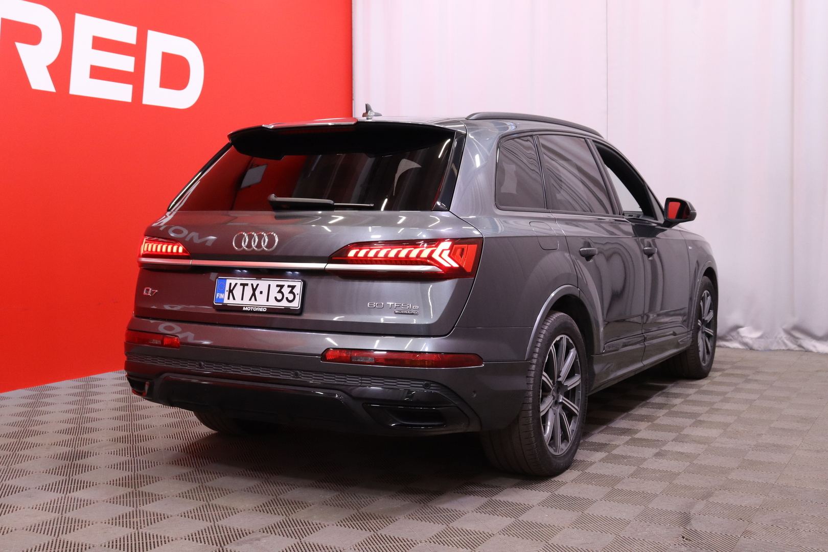 Audi - Q7 - Business S line 60 TFSI e quattro tiptronic // HD Matrix / Ilma-alusta / B&O / Koukku / Digimittaristo - Maastoauto
