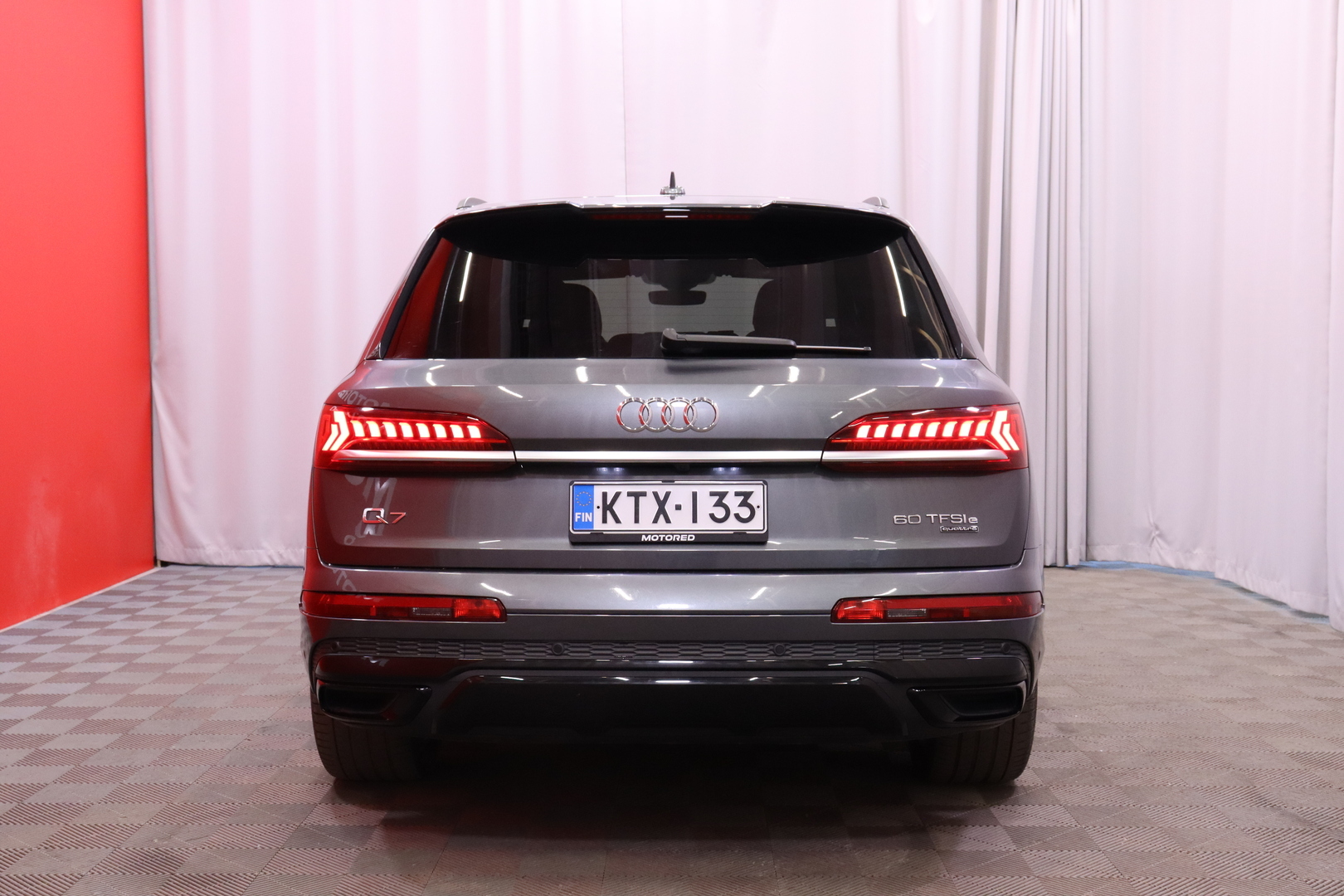 Audi - Q7 - Business S line 60 TFSI e quattro tiptronic // HD Matrix / Ilma-alusta / B&O / Koukku / Digimittaristo - Maastoauto