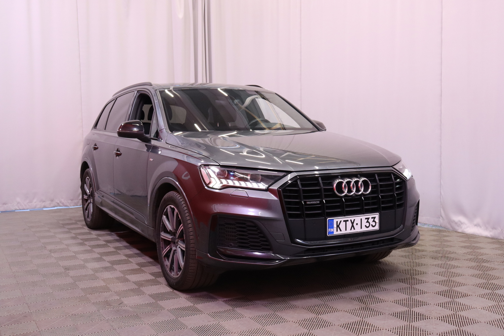 Audi - Q7 - Business S line 60 TFSI e quattro tiptronic // HD Matrix / Ilma-alusta / B&O / Koukku / Digimittaristo - Maastoauto