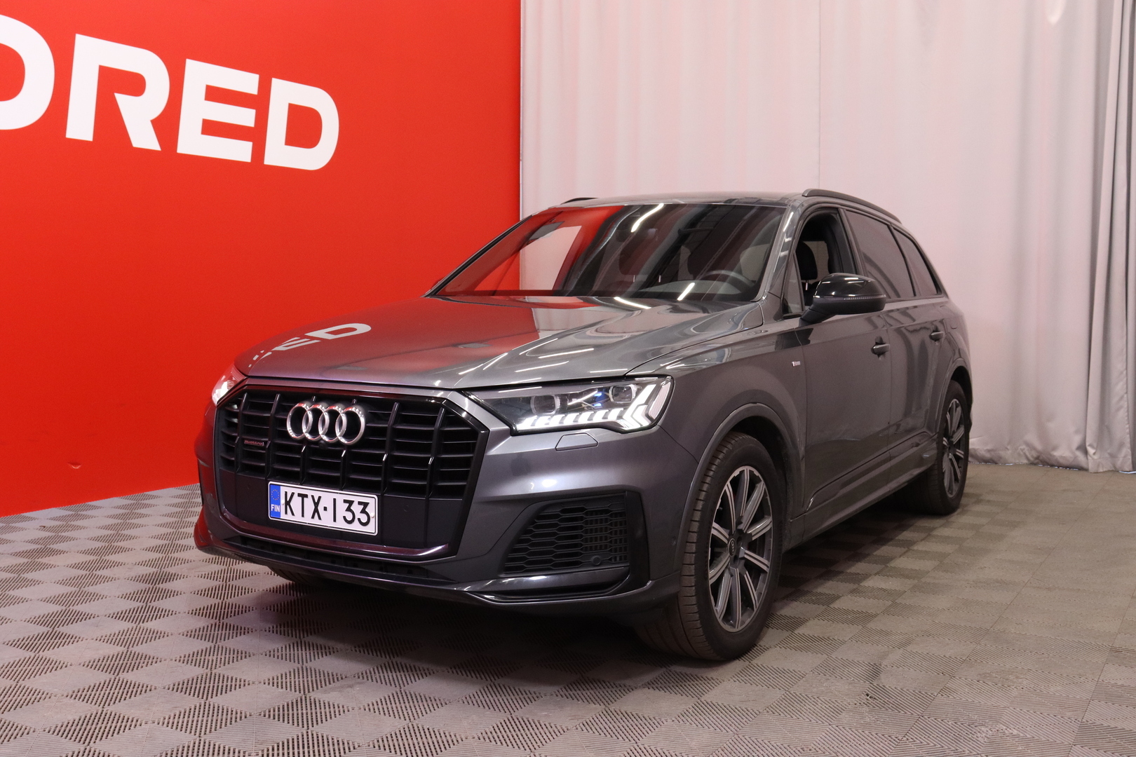 Audi - Q7 - Business S line 60 TFSI e quattro tiptronic // HD Matrix / Ilma-alusta / B&O / Koukku / Digimittaristo - Maastoauto
