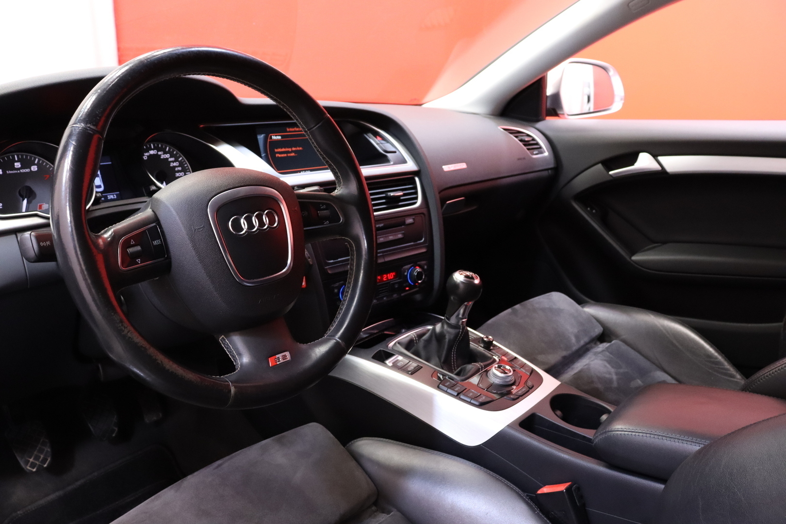 Audi - S5 - Coupé 4,2 V8 quattro // Suomi-auto / Bi-Xenon / Muistipenkki / Nahka-alcantara / BC Racing / Vakkari / Bluetooth / Navi // - Coupe