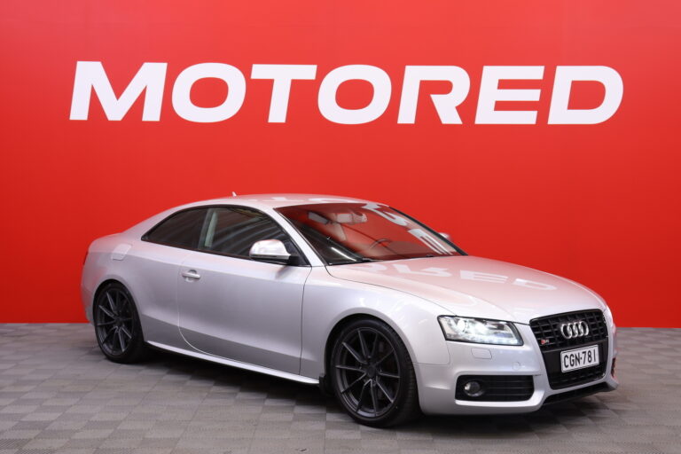 Audi - S5 - Coupé 4,2 V8 quattro // Suomi-auto / Bi-Xenon / Muistipenkki / Nahka-alcantara / BC Racing / Vakkari / Bluetooth / Navi // - Coupe