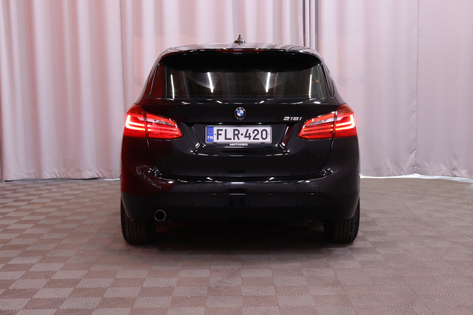 BMW - 218 - F45 Active Tourer 218i Business // Suomi-Auto / Vakkari / LED ajovalot / IsoFix // - Tila-auto
