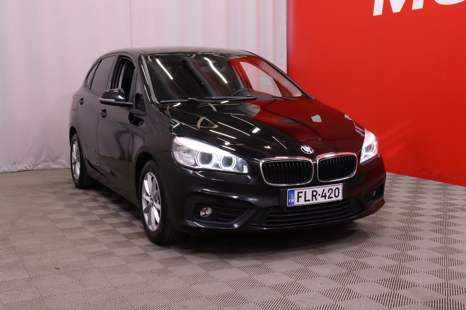 BMW - 218 - F45 Active Tourer 218i Business // Suomi-Auto / Vakkari / LED ajovalot / IsoFix // - Tila-auto