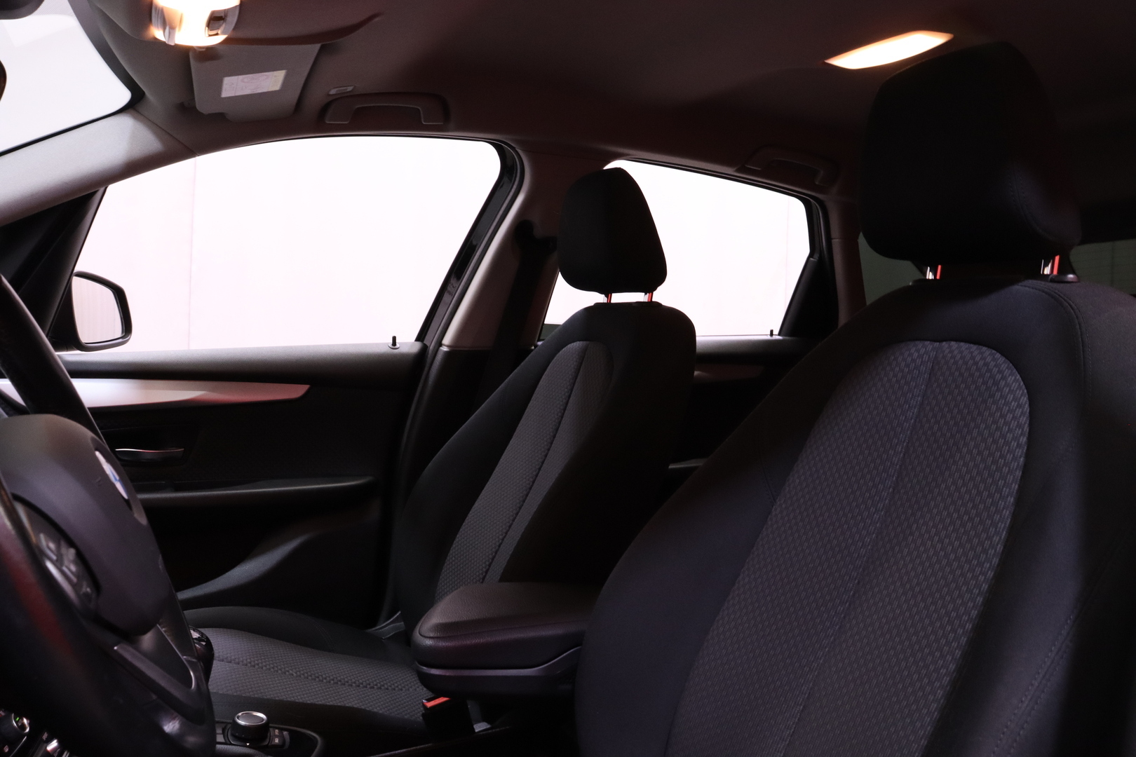 BMW - 218 - F45 Active Tourer 218i Business // Suomi-Auto / Vakkari / LED ajovalot / IsoFix // - Tila-auto