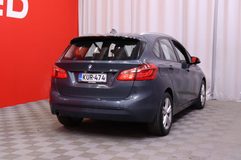BMW 218