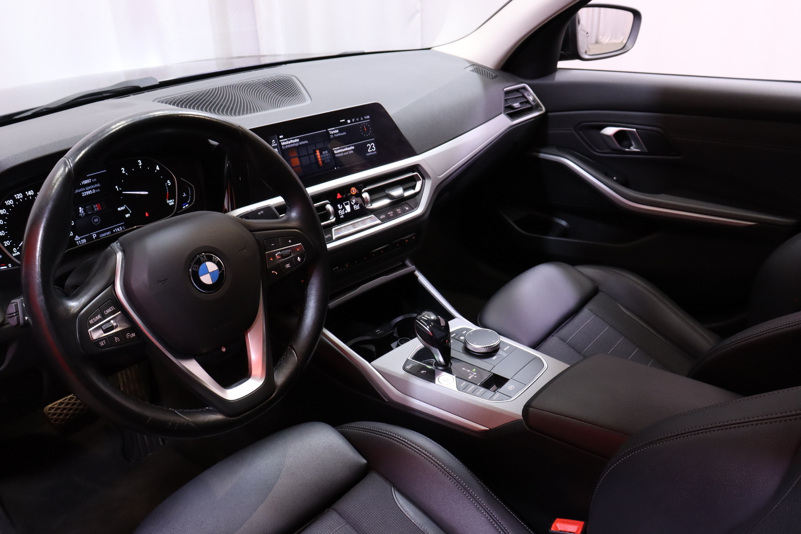 BMW - 320 - G20 Sedan 320d A Business MHEV // Suomi-auto / Webasto / Koukku / Sporttipenkit / Lämmitettävä ratti // - Sedan