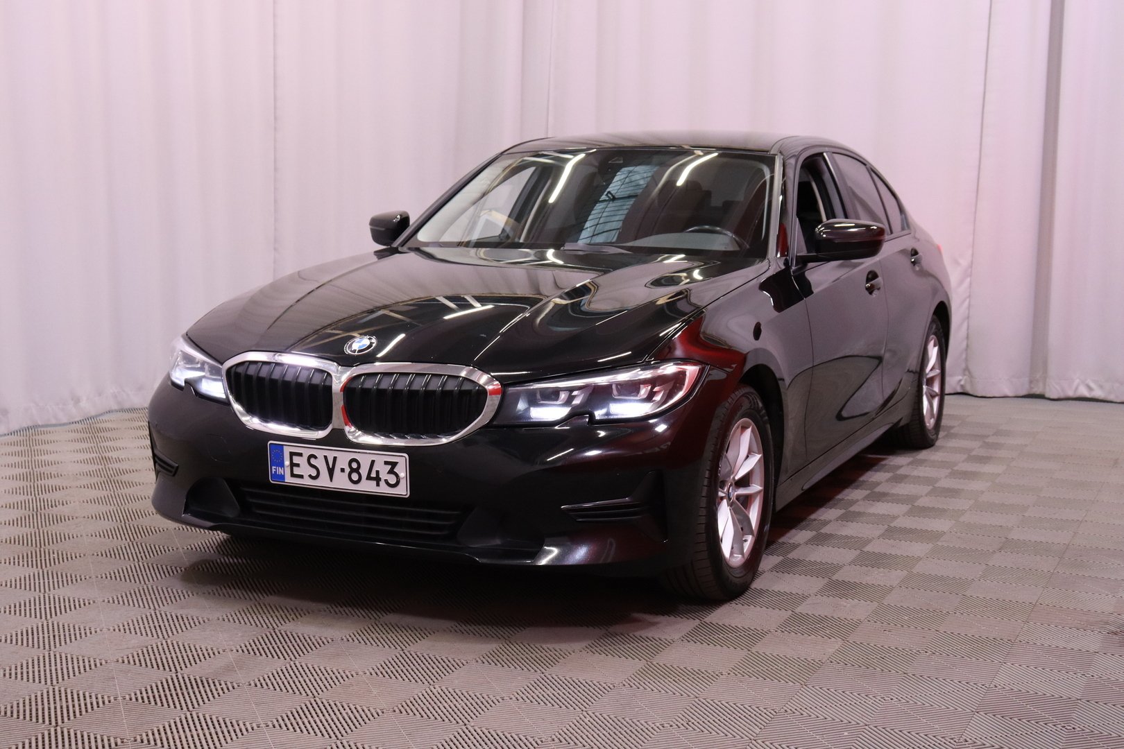 BMW - 320 - G20 Sedan 320d A Business MHEV // Suomi-auto / Webasto / Koukku / Sporttipenkit / Lämmitettävä ratti // - Sedan