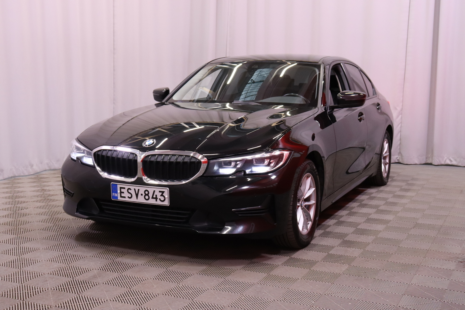 BMW - 320 - G20 Sedan 320d A Business MHEV // Suomi-auto / Webasto / Koukku / Sporttipenkit / Lämmitettävä ratti // - Sedan