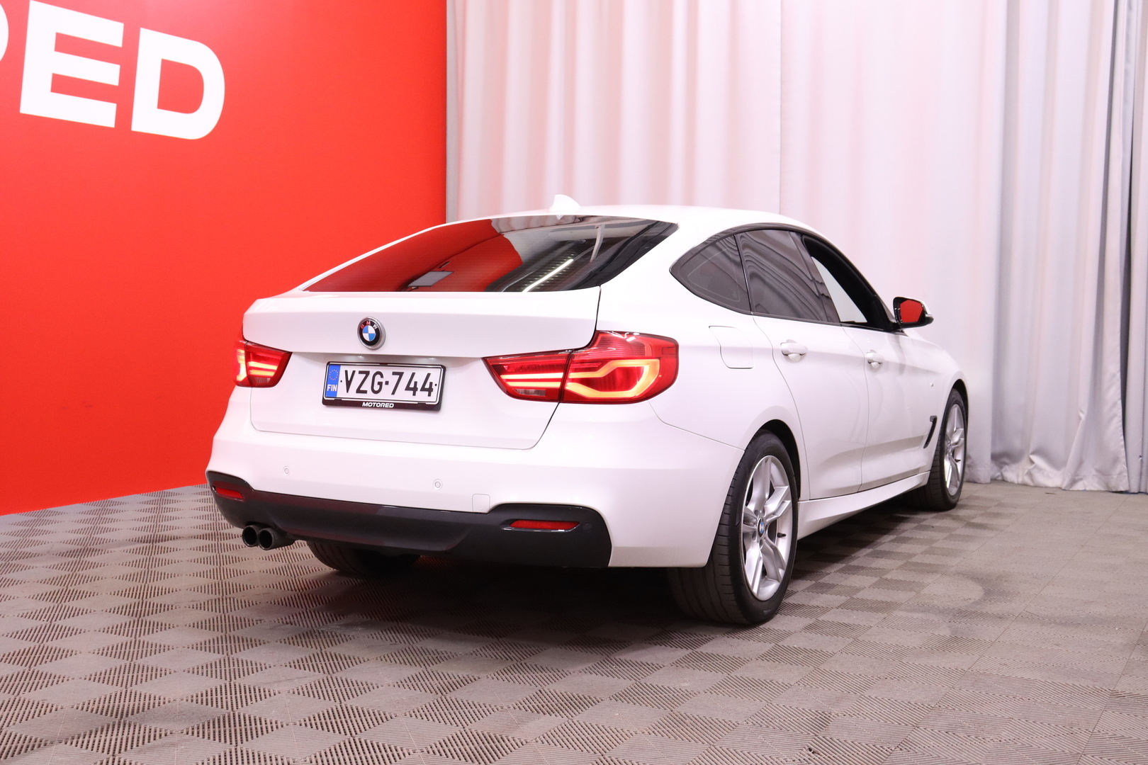 BMW - 320 Gran Turismo - F34 xDrive Business Exclusive Edition M Sport // Suomi-auto / Webasto / Nahat / LED / Sporttipenkit / Tutkat // - Sedan