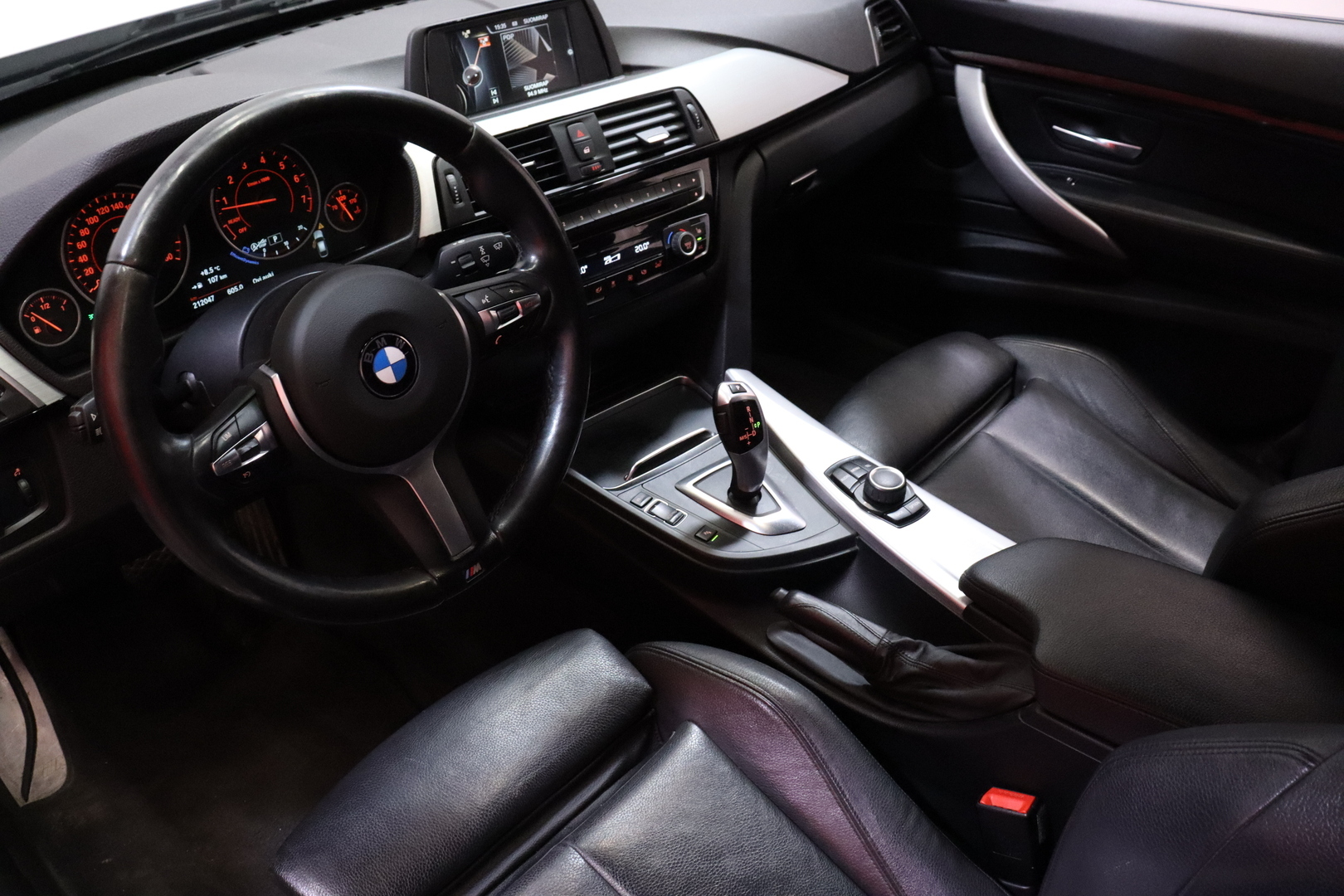 BMW - 320 Gran Turismo - F34 xDrive Business Exclusive Edition M Sport // Suomi-auto / Webasto / Nahat / LED / Sporttipenkit / Tutkat // - Sedan
