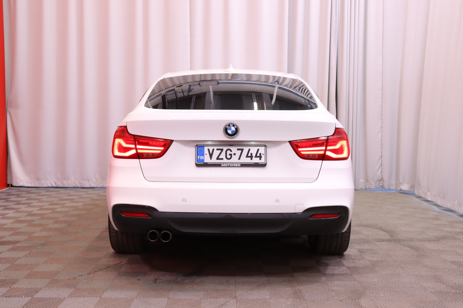 BMW - 320 Gran Turismo - F34 xDrive Business Exclusive Edition M Sport // Suomi-auto / Webasto / Nahat / LED / Sporttipenkit / Tutkat // - Sedan
