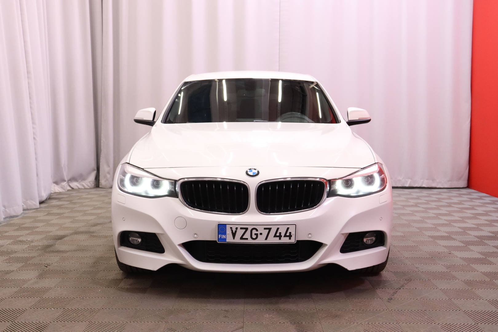 BMW - 320 Gran Turismo - F34 xDrive Business Exclusive Edition M Sport // Suomi-auto / Webasto / Nahat / LED / Sporttipenkit / Tutkat // - Sedan