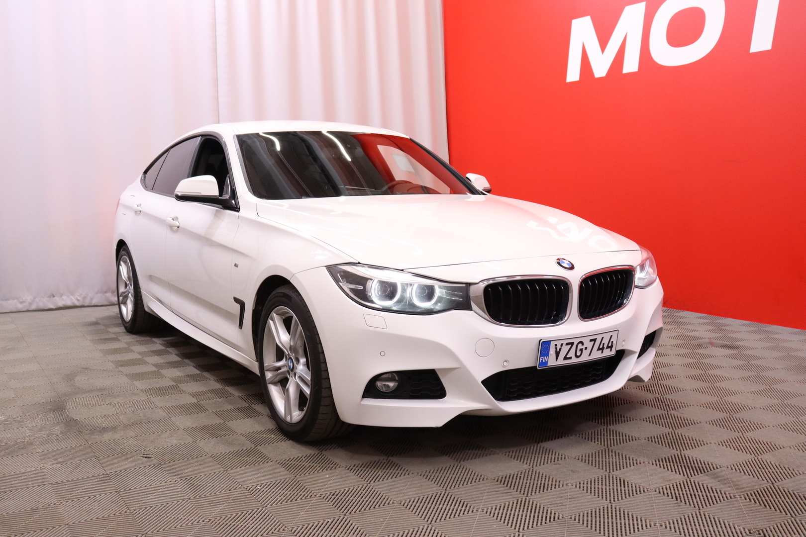 BMW - 320 Gran Turismo - F34 xDrive Business Exclusive Edition M Sport // Suomi-auto / Webasto / Nahat / LED / Sporttipenkit / Tutkat // - Sedan