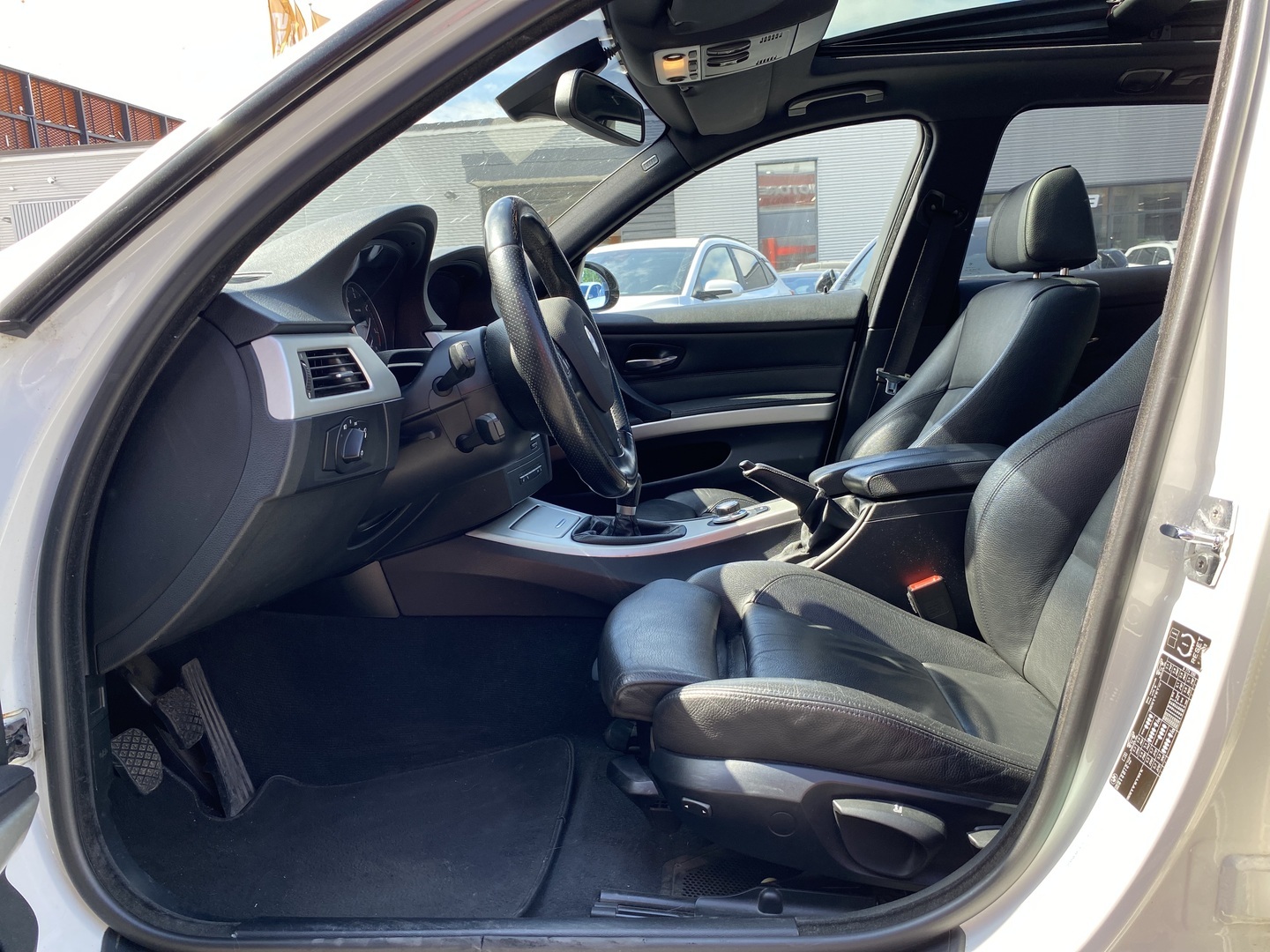 BMW - 320 - E91 Touring Business / M-Sport / Lasikatto / Nahat / Keskinäyttö / - Farmari