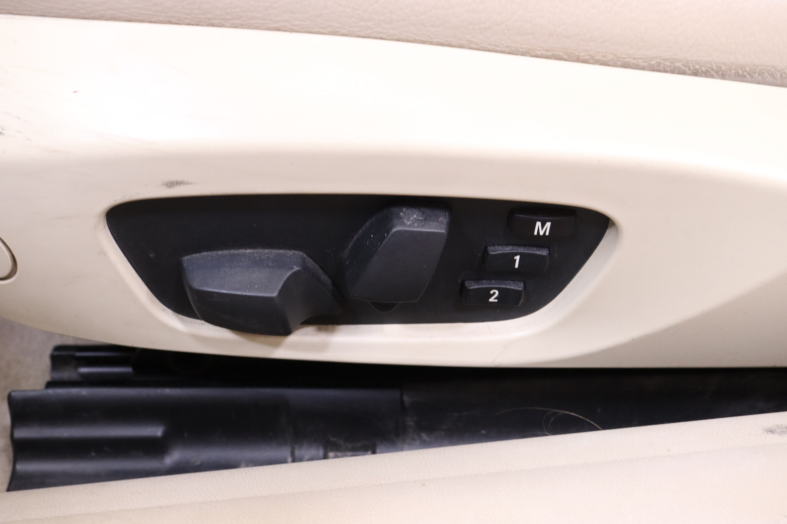 BMW - 325 - 325i A Cabriolet // Prof. navi / Nahat / Xenon / - Avoauto