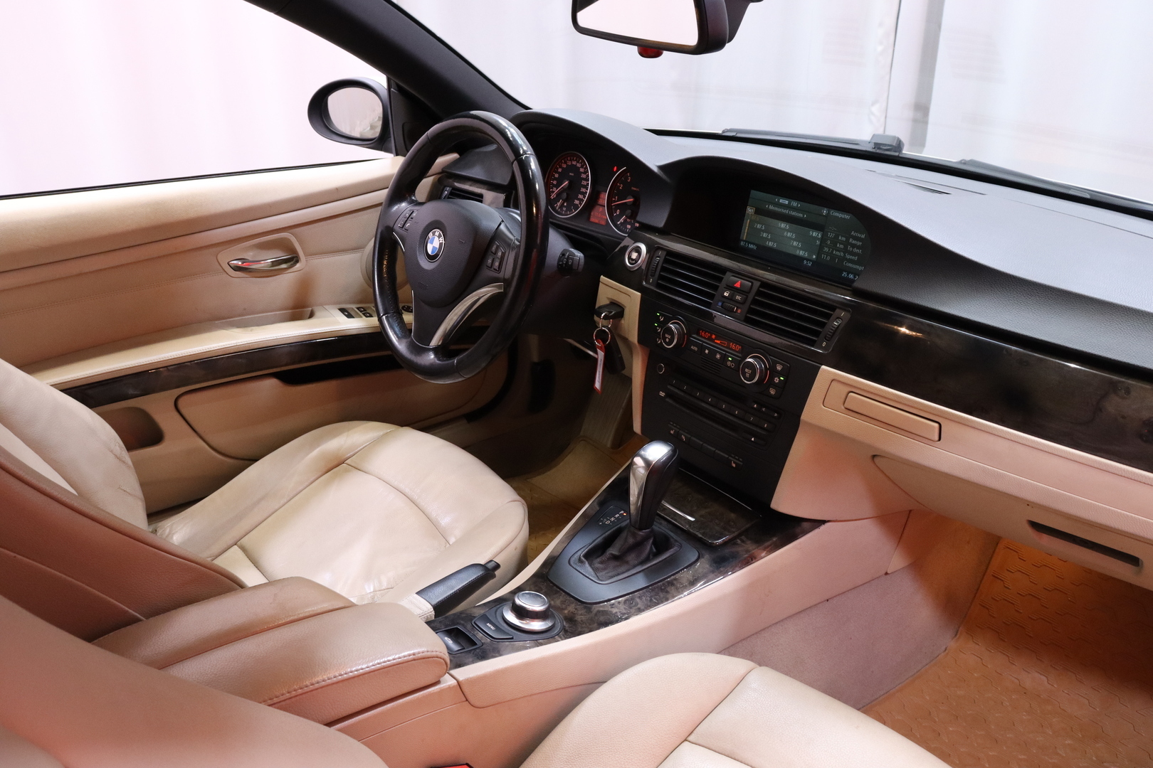 BMW - 325 - 325i A Cabriolet // Prof. navi / Nahat / Xenon / - Avoauto