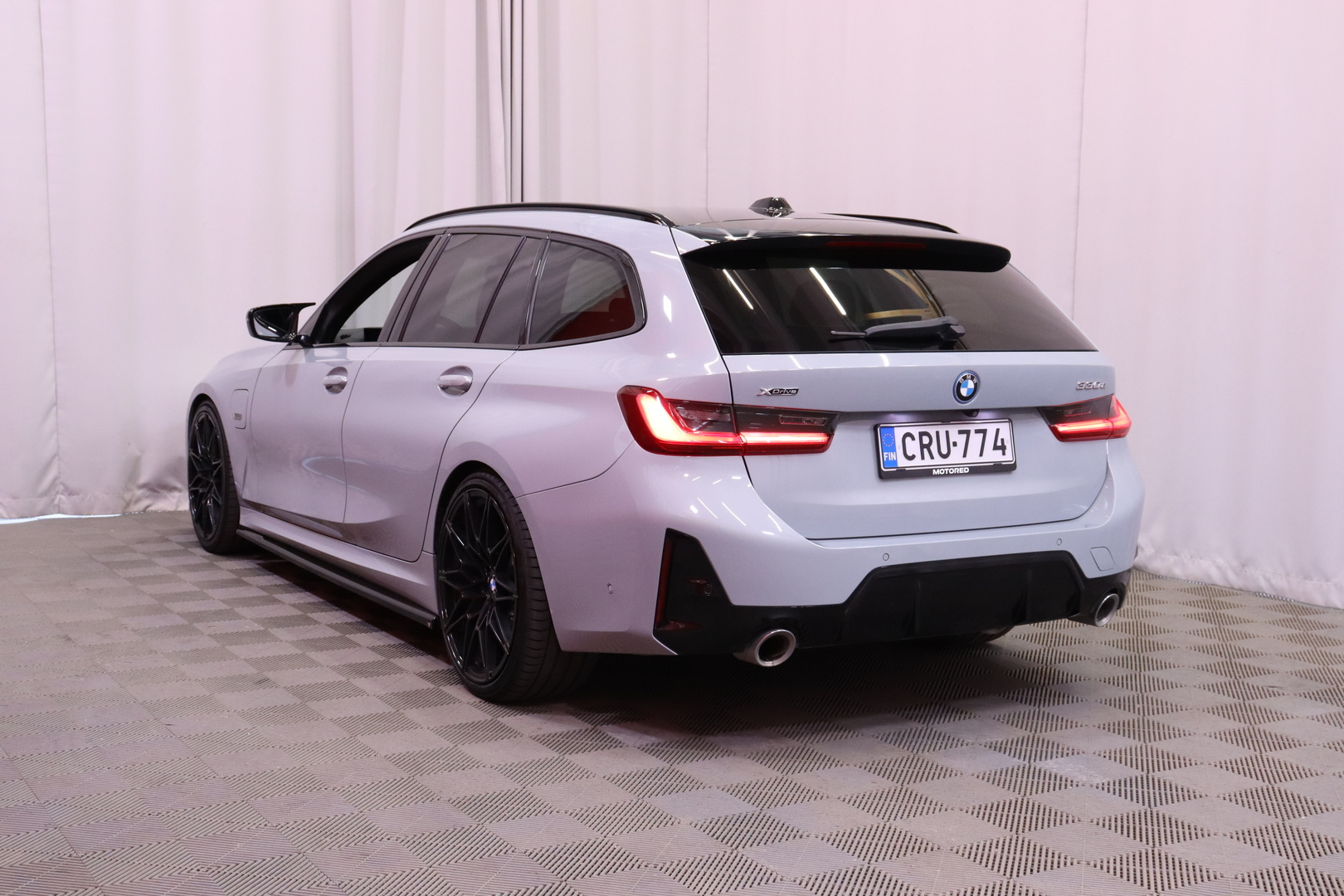 BMW - 330 - G21 LCI Touring 330e xDrive Business M Sport // ACC / Vetokoukku /  Ambient / Lisälämmitin / Kamera // - Farmari