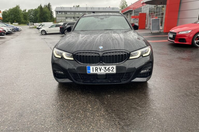 BMW 330
