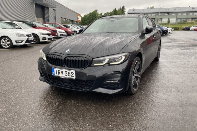 BMW - 330 - G21 Touring 330e xDrive A Charged Edition M Sport // Laser / HUD / ACC / Harman // - Farmari
