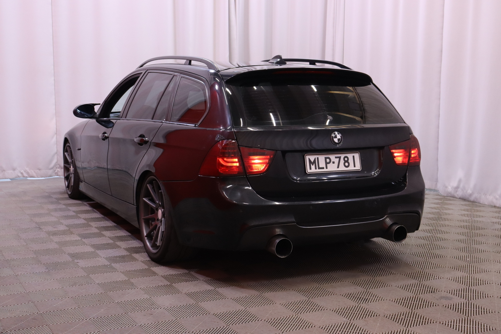 BMW - 330 - 330d Farmari (AC) 4ov 2993cm3 A - Farmari