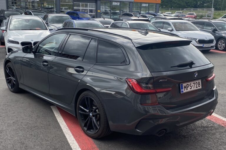 BMW 330
