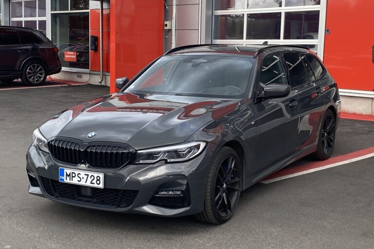 BMW - 330 - G21 Touring 330e xDrive Business M Sport - Farmari