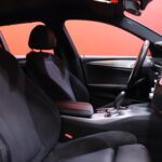 BMW - 520 - G31 Touring 520d A xDrive Business M Sport Suomi-auto / Webasto / ACC / Koukku / Merkkihuollettu / Prof. Navi / LED - Farmari