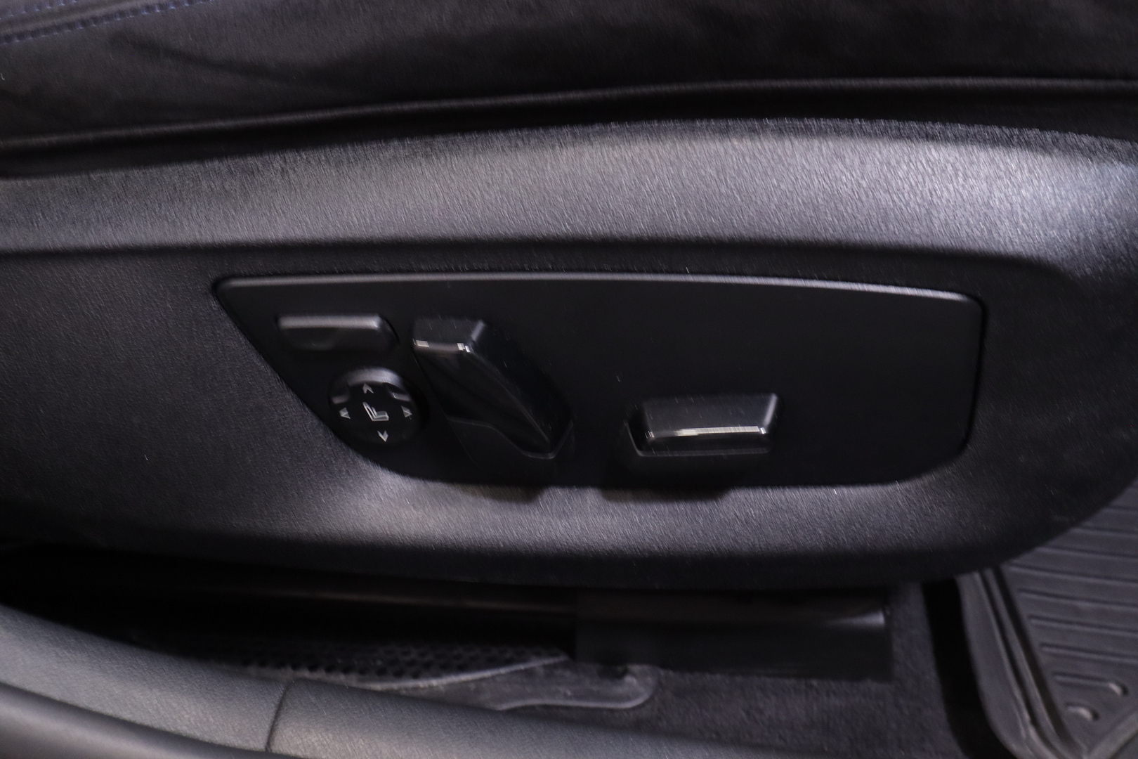 BMW - 520 - G31 Touring 520d A xDrive Business M Sport Suomi-auto / Webasto / ACC / Koukku / Merkkihuollettu / Prof. Navi / LED - Farmari