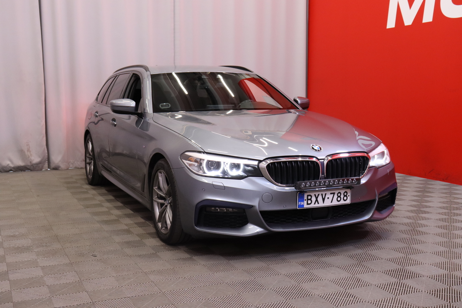 BMW - 520 - G31 Touring 520d A xDrive Business M Sport Suomi-auto / Webasto / ACC / Koukku / Merkkihuollettu / Prof. Navi / LED - Farmari