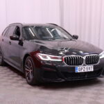 BMW - 530 - G31 Touring 530e xDrive A Charged Edition M Sport // M-sport / Nahat / Vetokoukku / ACC / Lisälämmitin / Kamera / HUD // - Farmari