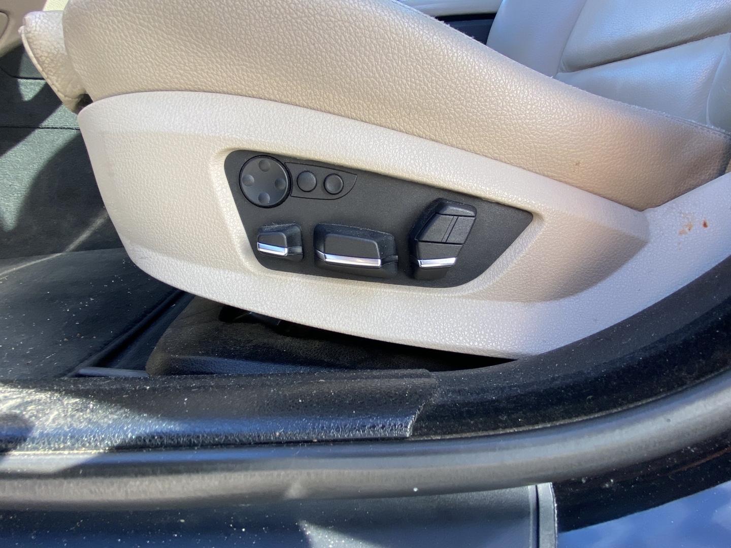 BMW - 530 - Sport A F11 Touring  // Panorama / ACC / HUD / Prof.navi / Nahkapenkit muistilla / Bluetooth // - Farmari