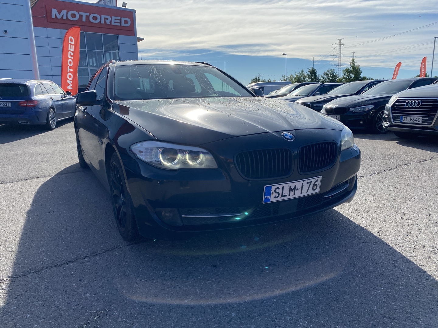 BMW - 530 - Sport A F11 Touring  // Panorama / ACC / HUD / Prof.navi / Nahkapenkit muistilla / Bluetooth // - Farmari