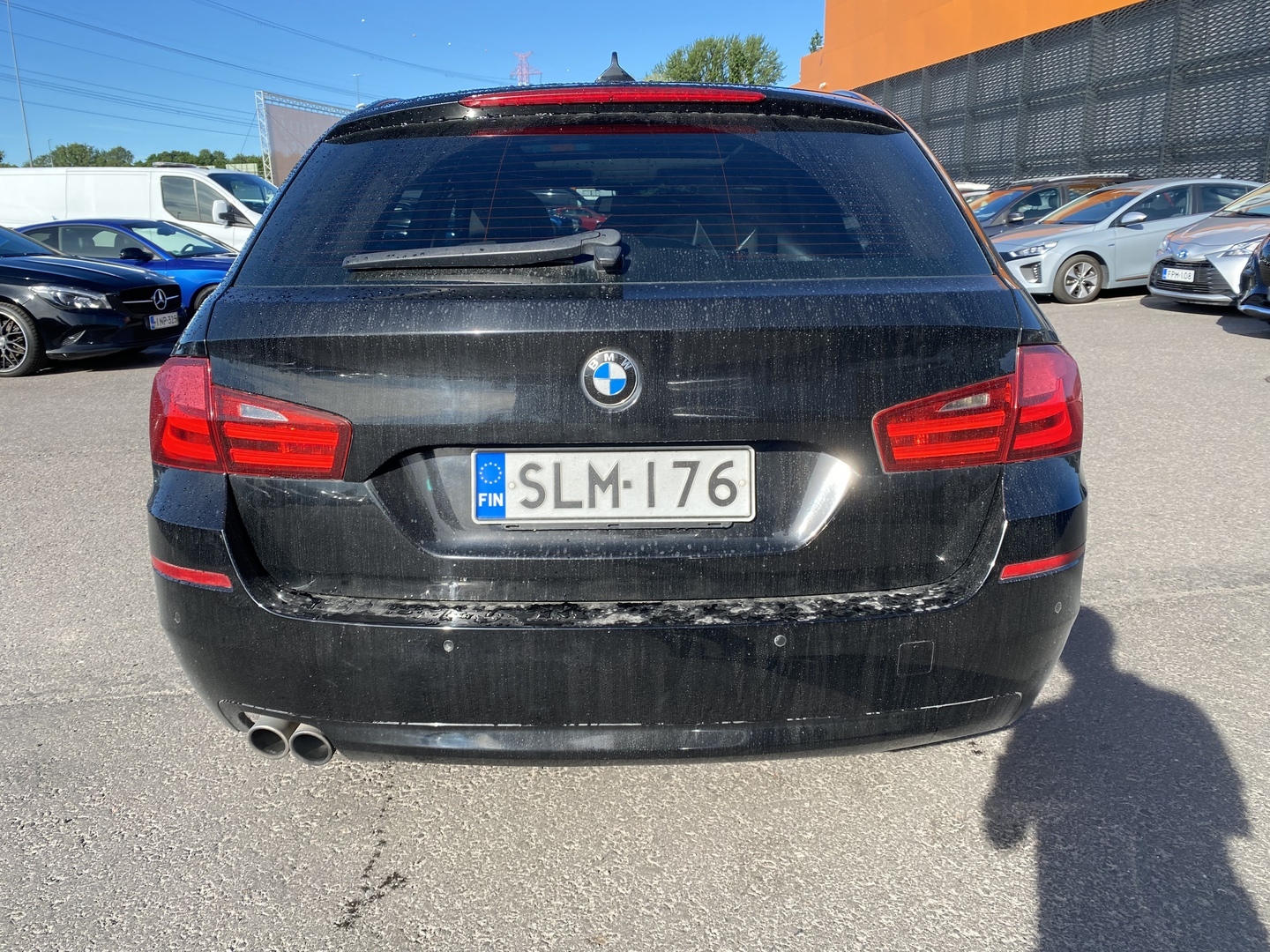 BMW - 530 - Sport A F11 Touring  // Panorama / ACC / HUD / Prof.navi / Nahkapenkit muistilla / Bluetooth // - Farmari