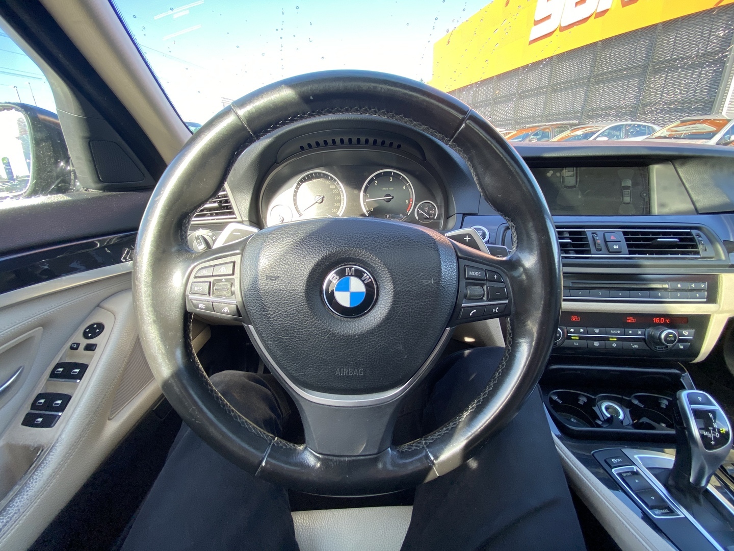 BMW - 530 - Sport A F11 Touring  // Panorama / ACC / HUD / Prof.navi / Nahkapenkit muistilla / Bluetooth // - Farmari