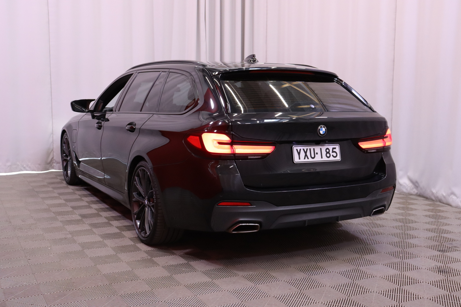 BMW - 530 - G31 Touring 530e xDrive A M Sport // Laser / ACC / H/K / Läm.ratti / HUD / Koukku / 360 // - Farmari