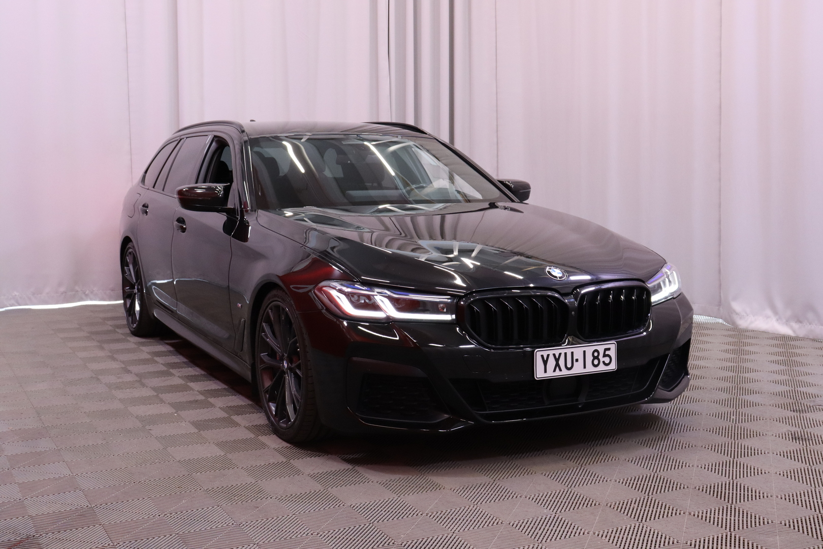 BMW - 530 - G31 Touring 530e xDrive A M Sport // Laser / ACC / H/K / Läm.ratti / HUD / Koukku / 360 // - Farmari