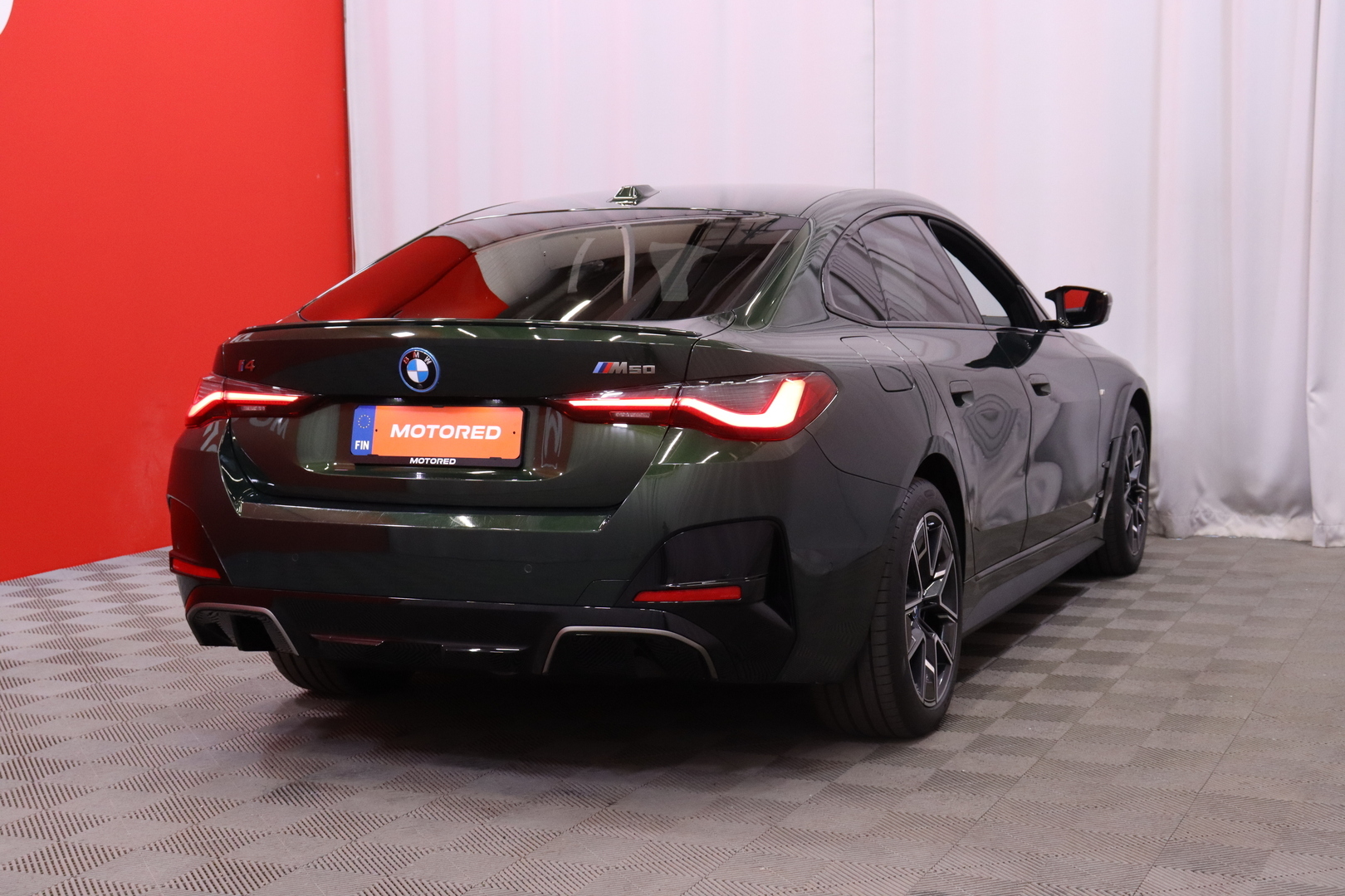 BMW - I4 M50 - Super Charged // Laser / Harman&Kardon / HUD / Lasikatto / Vetokoukku / ACC / 360° / Sanremo Green / Adapt. M-alusta // - Sedan