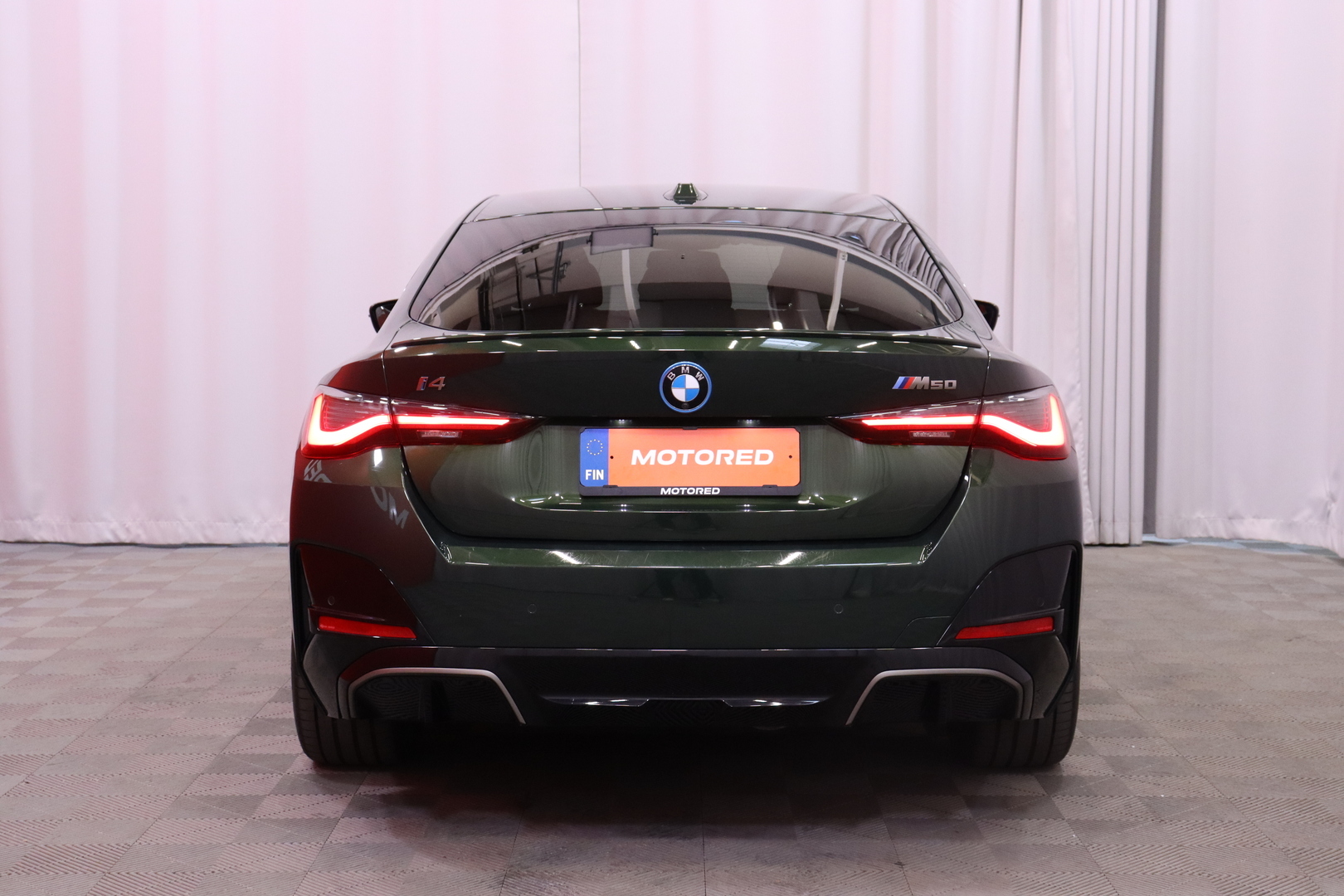 BMW - I4 M50 - Super Charged // Laser / Harman&Kardon / HUD / Lasikatto / Vetokoukku / ACC / 360° / Sanremo Green / Adapt. M-alusta // - Sedan