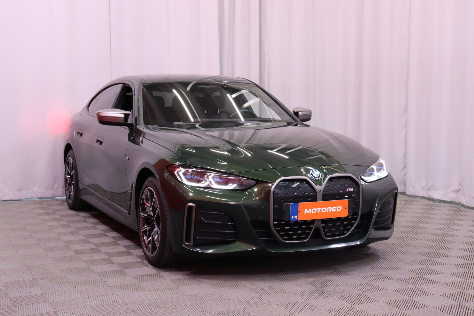 BMW - I4 M50 - Super Charged // Laser / Harman&Kardon / HUD / Lasikatto / Vetokoukku / ACC / 360° / Sanremo Green / Adapt. M-alusta // - Sedan