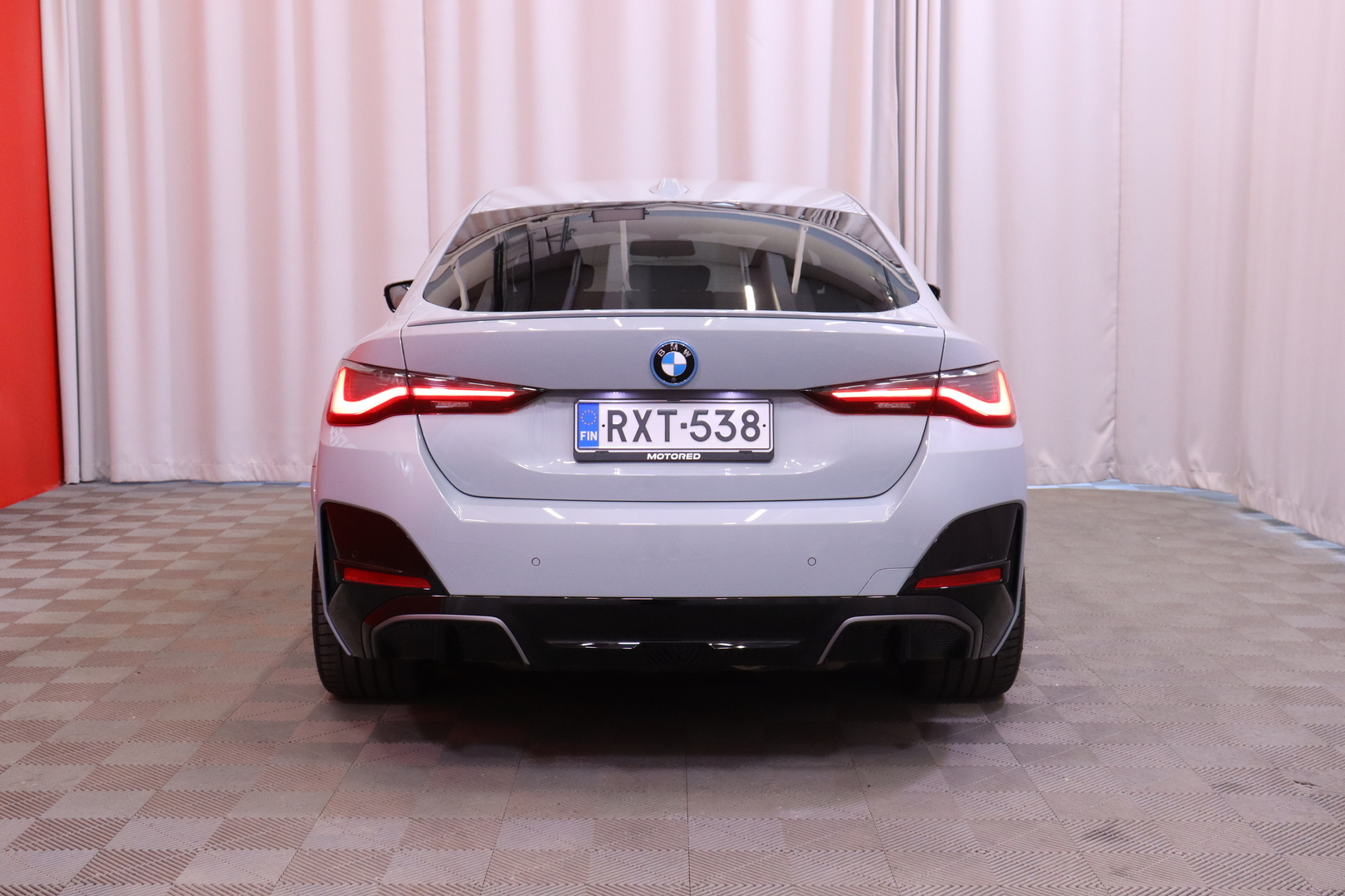 BMW - I4 M50 - Fully Charged // Laser / Harman&Kardon / HUD / ACC / M Sport Pro / Vetokoukku / Muistipenkki / Comfort access // - Sedan
