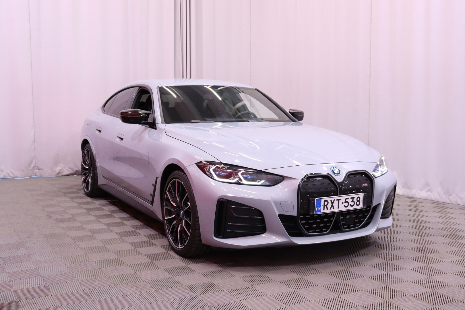 BMW - I4 M50 - Fully Charged // Laser / Harman&Kardon / HUD / ACC / M Sport Pro / Vetokoukku / Muistipenkki / Comfort access // - Sedan