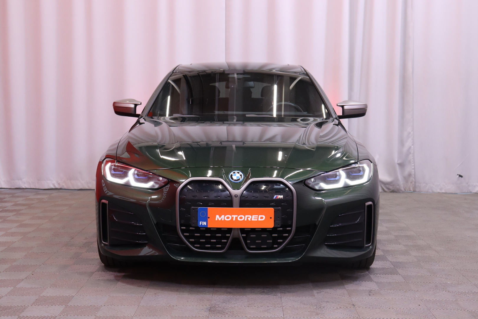 BMW - I4 M50 - Super Charged // Laser / Harman&Kardon / HUD / Lasikatto / Vetokoukku / ACC / 360° / Sanremo Green / Adapt. M-alusta // - Sedan