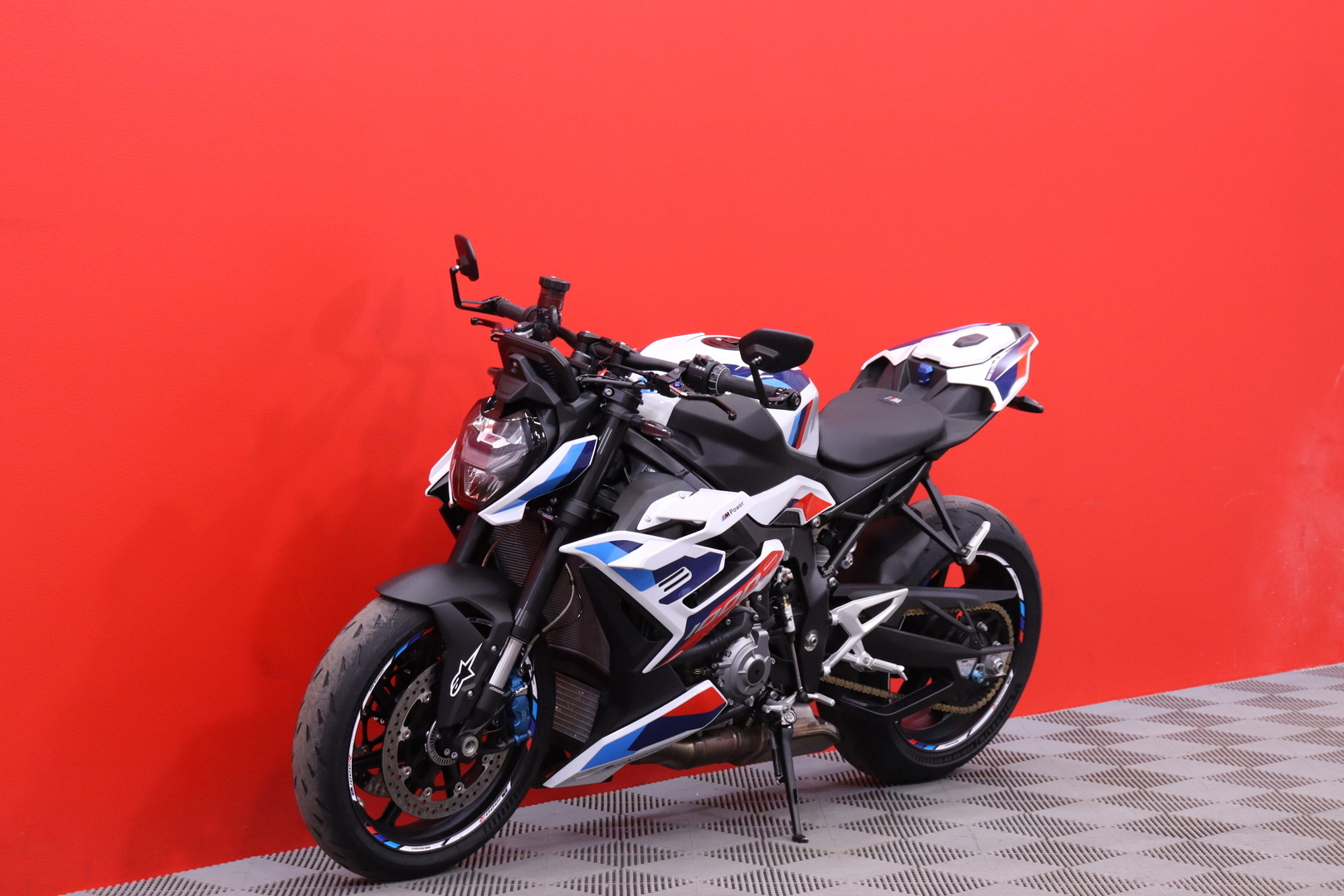 BMW - M - 1000R // Suomi-Pyörä / Takuu 2028 asti / Merkkihuollettu / Shifter / Vakkari // - Moottoripyörä