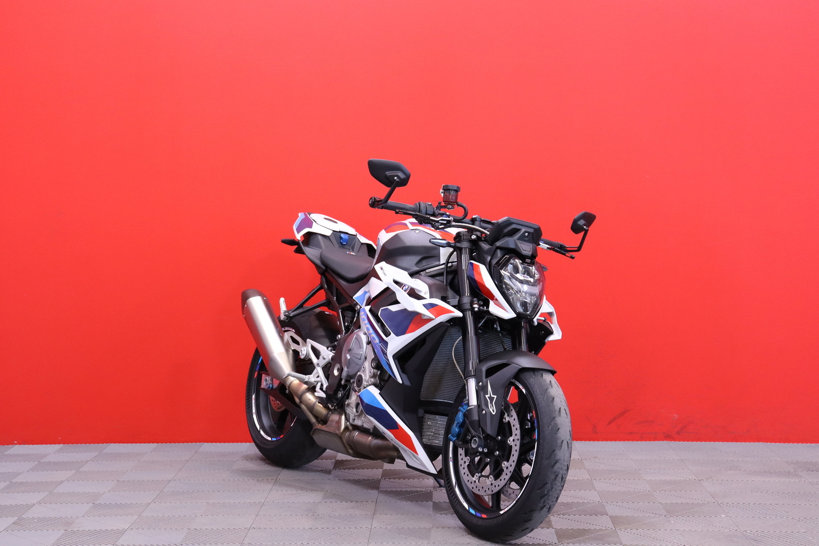 BMW - M - 1000R // Suomi-Pyörä / Takuu 2028 asti / Merkkihuollettu / Shifter / Vakkari // - Moottoripyörä